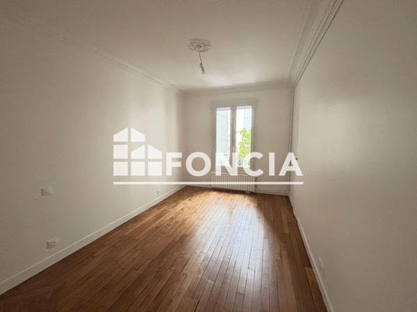 Location Appartement 4 pièces 74.2 m² - Paris 75018