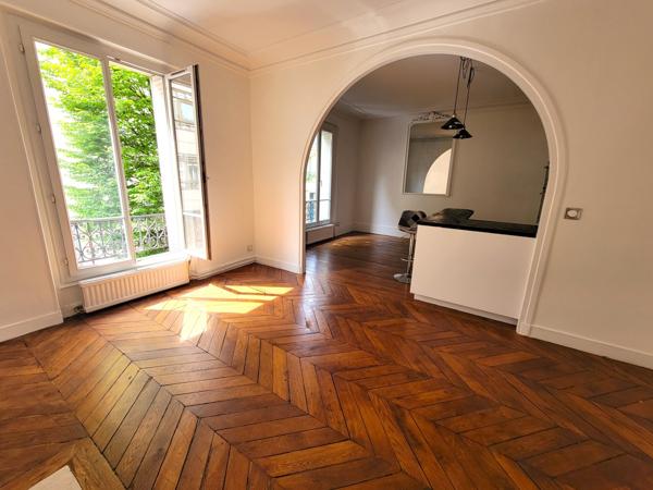 Magnifique appartement ancien parquet moulures cheminées