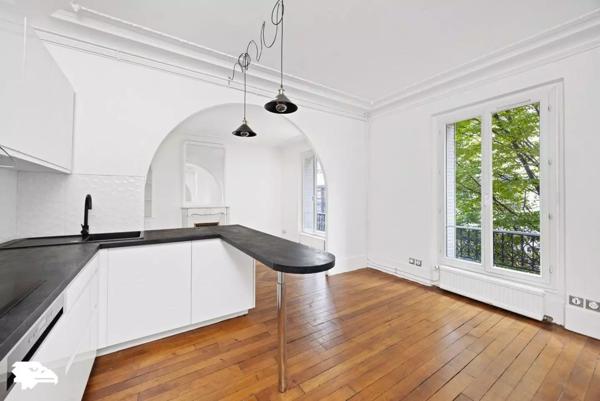 Magnifique appartement ancien parquet moulures cheminées