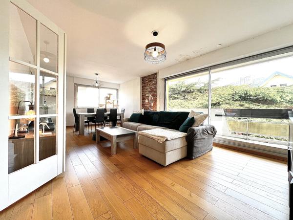 Magnifique appartement de 81 m2 idéalement situé en fond d'impasse - centre ville de BELFORT