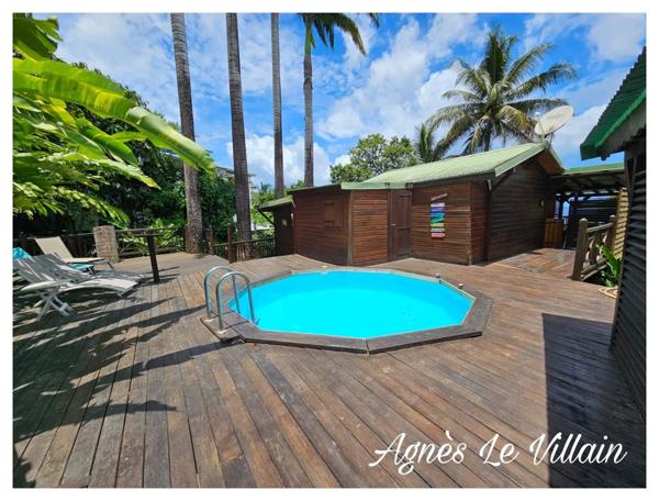 Propriété de 9 gites et 2 piscines Vue Mer