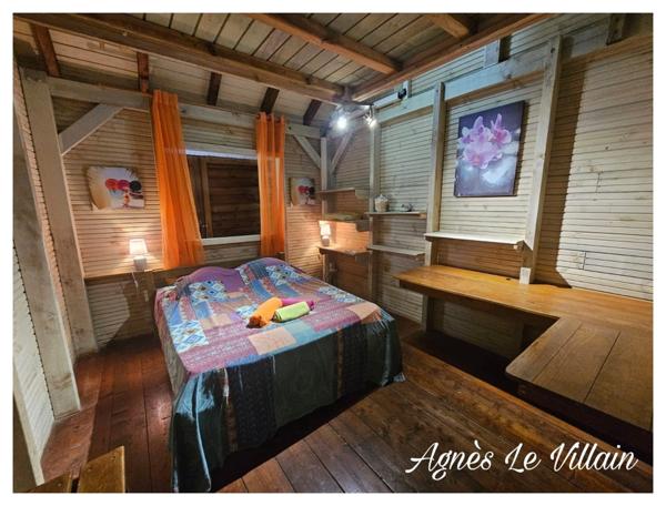 Propriété de 9 gites et 2 piscines Vue Mer