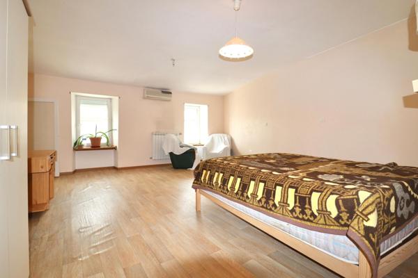 Maison à VILLEMOUSTAUSSOU, 11620 - 5 pièces 191m²