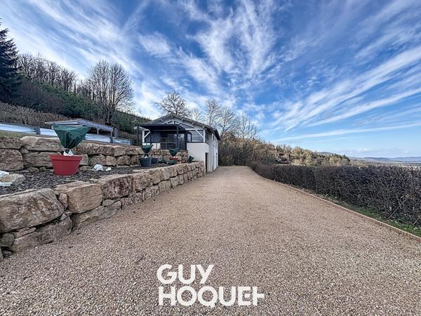 Maison avec piscine, dépendances et vue imprenable - 69840 CENVES