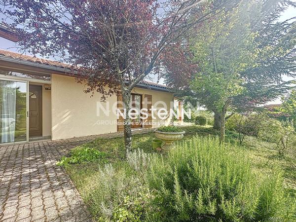 A VENDRE Maison Auch 4 chambres, jardin cloture et arbore, vue degagee, garage 70m2 en sous sol, veranda