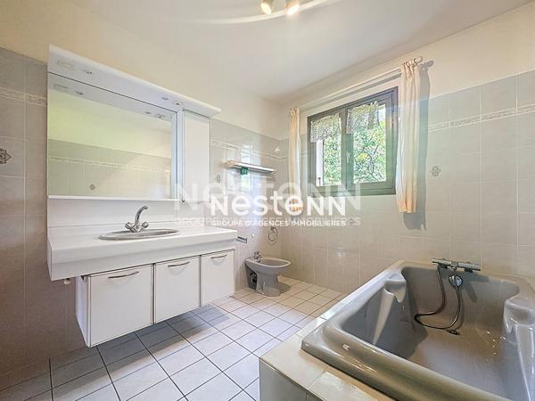 A VENDRE Maison Auch 4 chambres, jardin cloture et arbore, vue degagee, garage 70m2 en sous sol, veranda