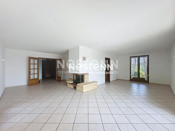 A VENDRE Maison Auch 4 chambres, jardin cloture et arbore, vue degagee, garage 70m2 en sous sol, veranda