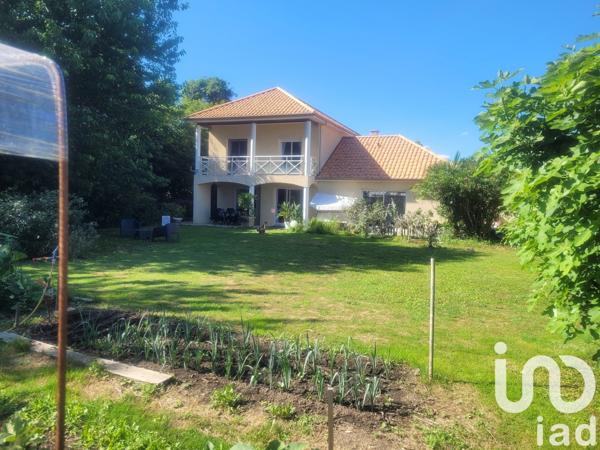 Maison 5 pièces de 146 m² à Idron (64320)