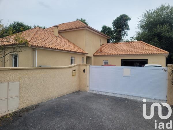 Maison 5 pièces de 146 m² à Idron (64320)