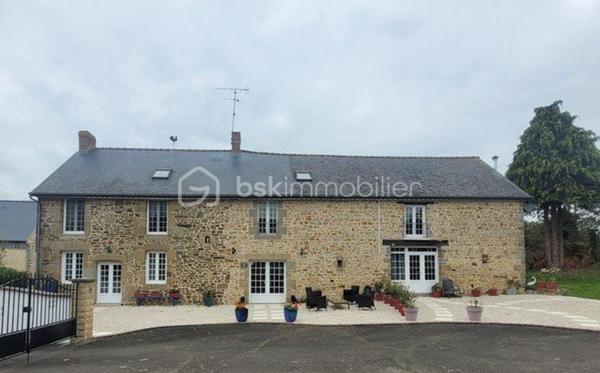 Maison de village de 330 m²