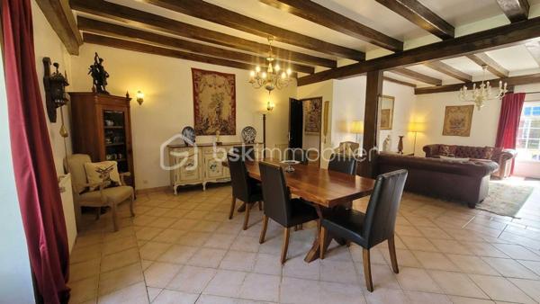 Maison de village de 330 m²