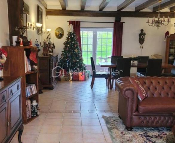 Maison de village de 330 m²