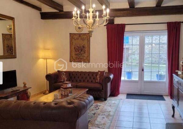 Maison de village de 330 m²