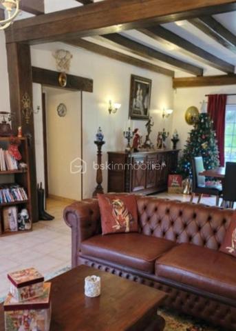 Maison de village de 330 m²