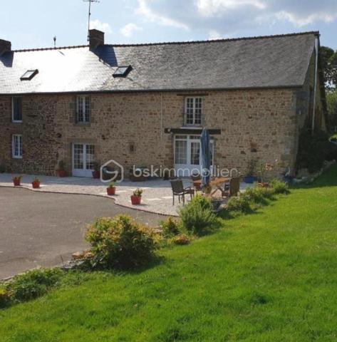 Maison de village de 330 m²