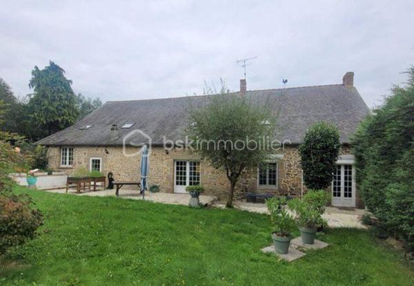 Maison de village de 330 m²