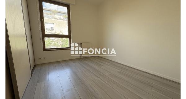 Location Appartement 2 pièces 49.81 m² - Suresnes 92150