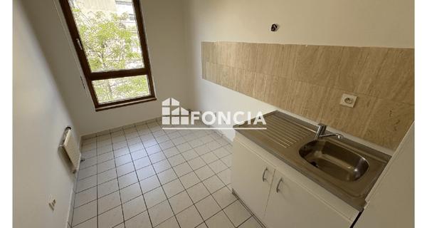 Location Appartement 2 pièces 49.81 m² - Suresnes 92150
