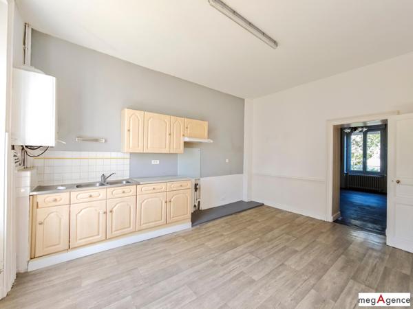 Appartement à FOUGERES, 35300 - 3 pièces 85m²