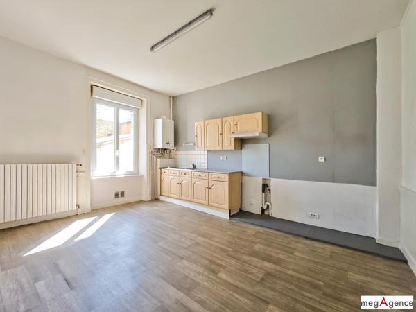 Appartement à FOUGERES, 35300 - 3 pièces 85m²
