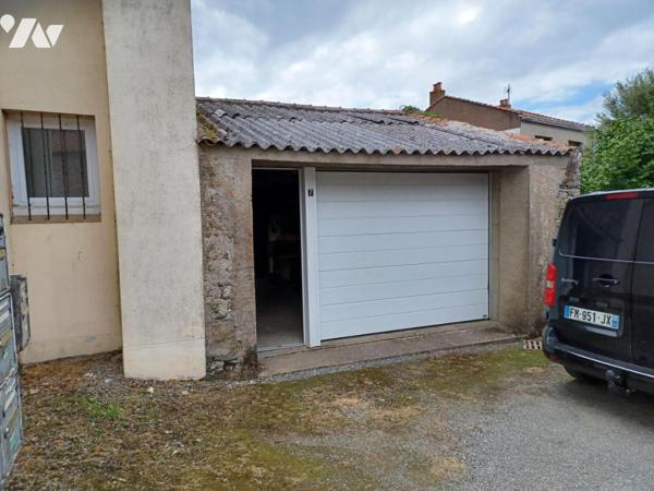 MAISON AVEC 1000M² DE TERRAIN & GARAGES