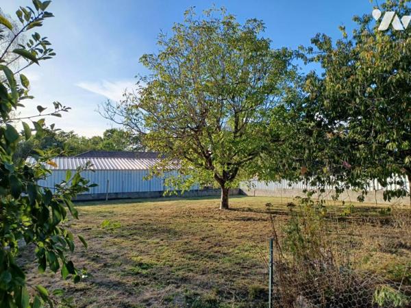 MAISON AVEC 1000M² DE TERRAIN & GARAGES