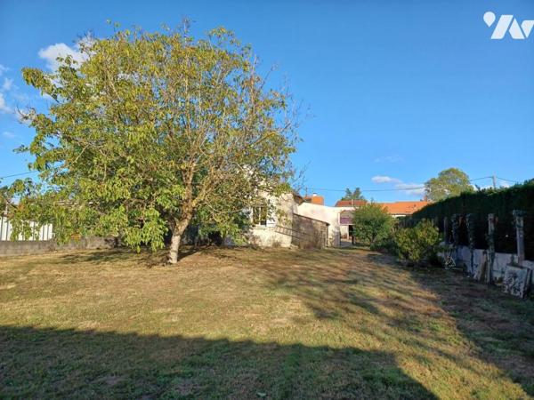 MAISON AVEC 1000M² DE TERRAIN & GARAGES
