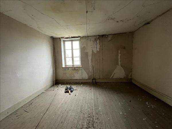 Maison à vendre |  Charenton-du-Cher |  6 pièces | 120 m²