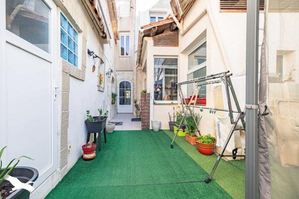 Maison à vendre |  Tonnay-Charente |  6 pièces | 180 m²