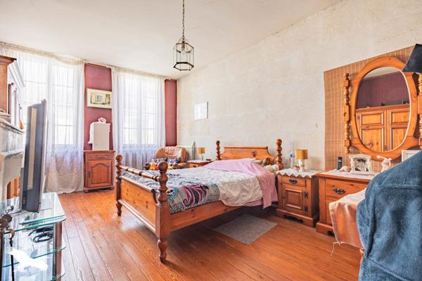 Maison à vendre |  Tonnay-Charente |  6 pièces | 180 m²