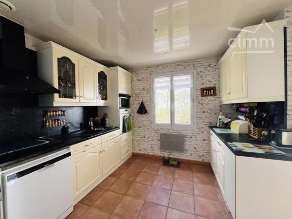 Votre agence CIMM vous présente cette belle villa de plain pied avec belles prestations sans aucun travaux à prévoir.