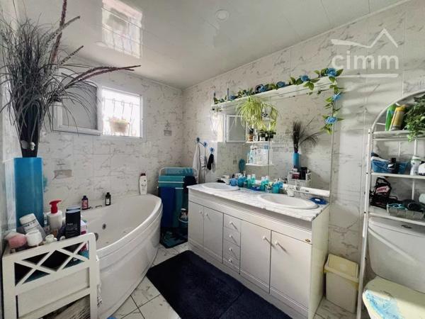 Votre agence CIMM vous présente cette belle villa de plain pied avec belles prestations sans aucun travaux à prévoir.