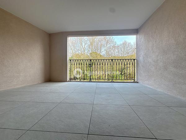 À vendre - Commerce de services situé à Flassans-sur-Issole (83340)