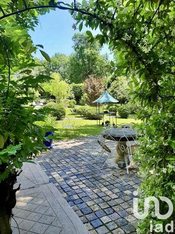 Maison rustique 10 pièces de 300 m² à Libourne (33500)