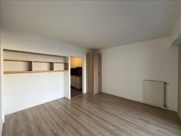 Appartement à louer 756 € CC MERIGNAC 1 pièce 33 m² DPE D