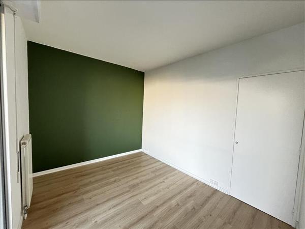 Appartement à louer 756 € CC MERIGNAC 1 pièce 33 m² DPE D