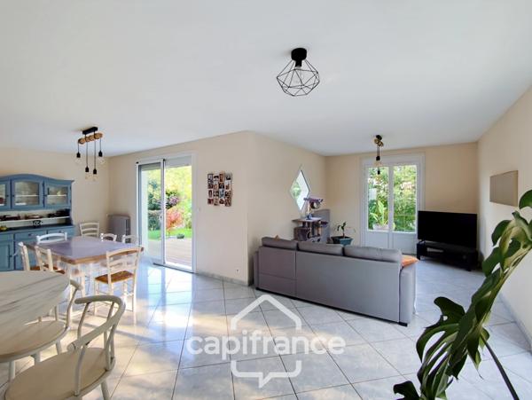 Maison à vendre 7 pièces BESSE SUR BRAYE (72) - terrain de 4036 m² -