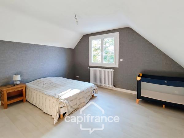 Maison à vendre 7 pièces BESSE SUR BRAYE (72) - terrain de 4036 m² -