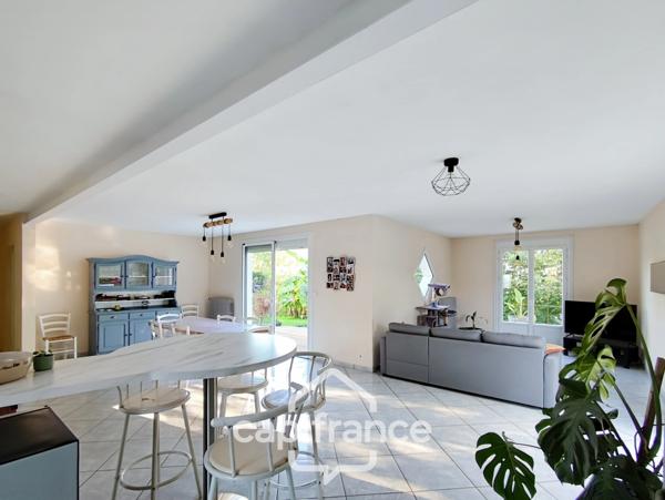 Maison à vendre 7 pièces BESSE SUR BRAYE (72) - terrain de 4036 m² -