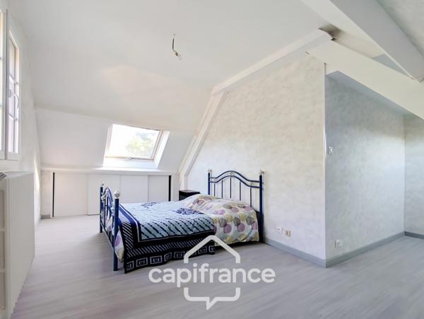 Maison à vendre 7 pièces BESSE SUR BRAYE (72) - terrain de 4036 m² -