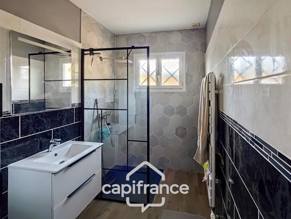 Maison à vendre 7 pièces BESSE SUR BRAYE (72) - terrain de 4036 m² -