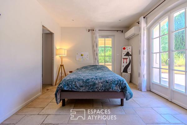 Elégante Bastide avec piscine et dépendance à Pélissanne