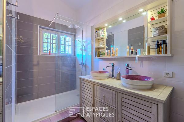 Elégante Bastide avec piscine et dépendance à Pélissanne