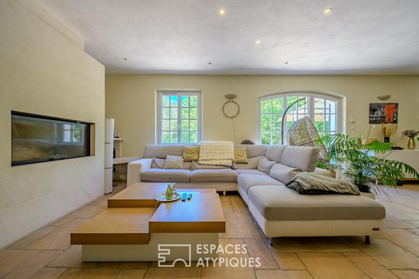 Elégante Bastide avec piscine et dépendance à Pélissanne