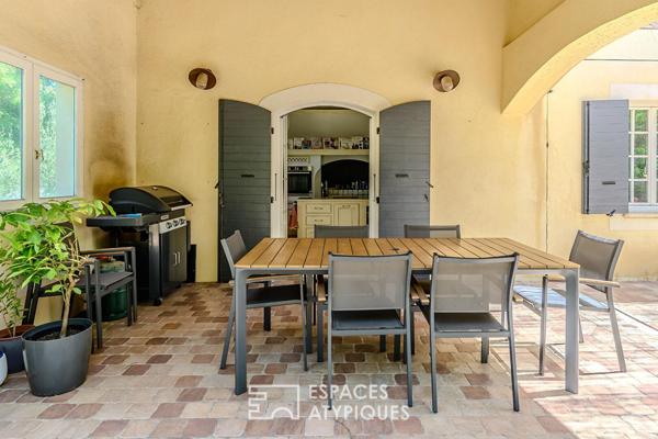 Elégante Bastide avec piscine et dépendance à Pélissanne