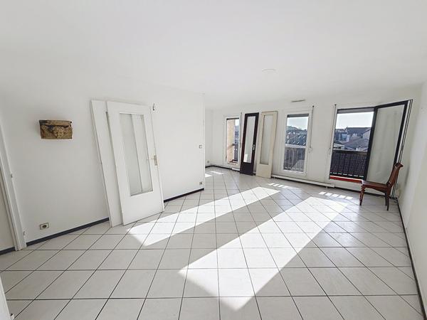 Appartement Metz 4 pièces - 2 chambres - balcon - cave