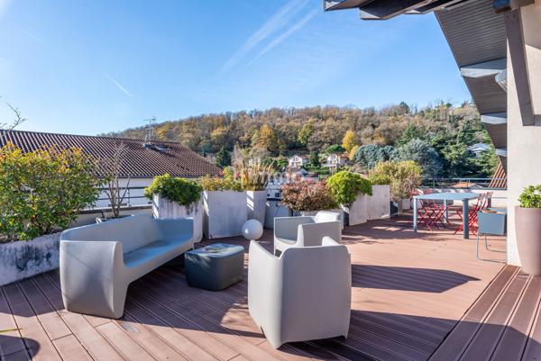 Exceptionnel toit-terrasse de 152 m² + 110 m² d’extérieur