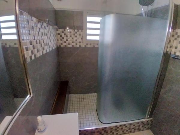 Appartement T2/T3 de 57 m² Saint Gilles les Bains (prox. Roches Noires)