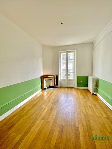 Exceptionnel T3 de Caractère lumineux avec balcons, espaces caves et greniers- Plein Centre-Ville Anno Annonay (07100)