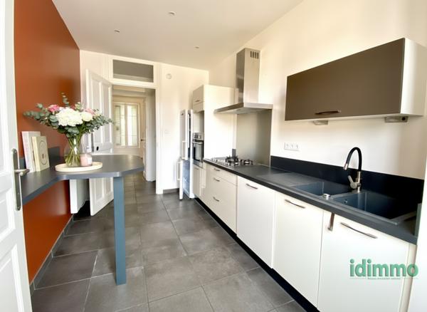 Exceptionnel T3 de Caractère lumineux avec balcons, espaces caves et greniers- Plein Centre-Ville Anno Annonay (07100)